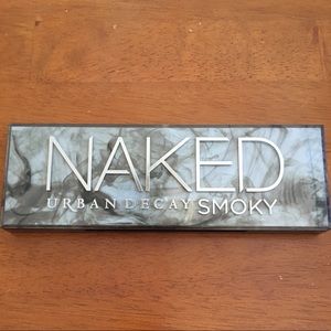 Urban Decay Naked Smoky Palette